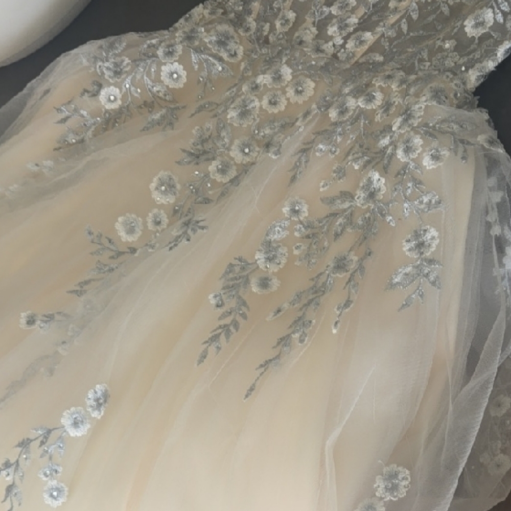 Elegant Floral Embroidered Prom Dress in Cream and Silver